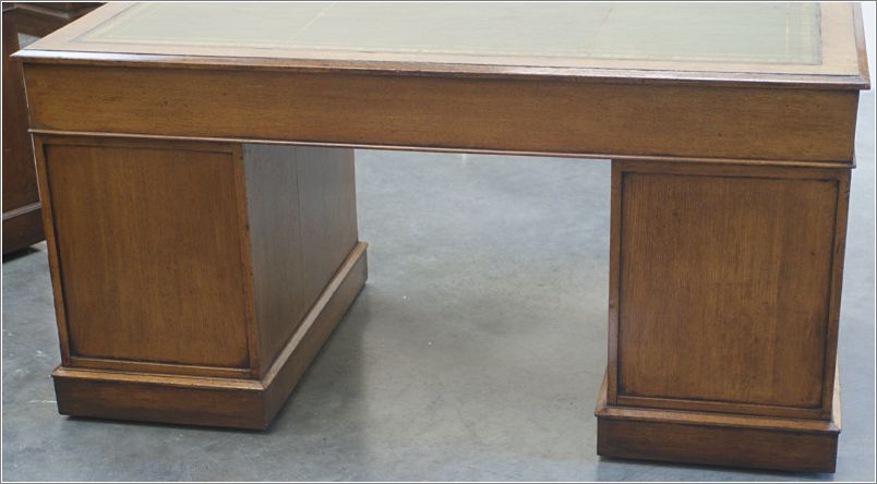 2079 Antique Oak Arts & Crafts Pedestal Desk - Rear